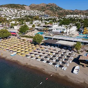 4* Semesteranläggning (resort) Petunya